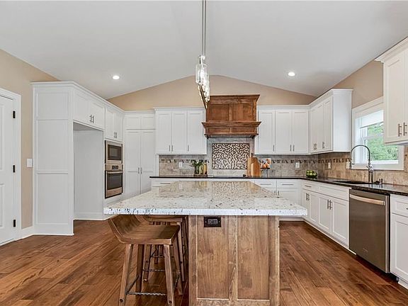 2nd image of 2911 W 92nd Pl