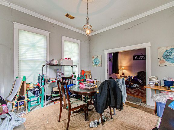 4th image of 1103 Harrington St
