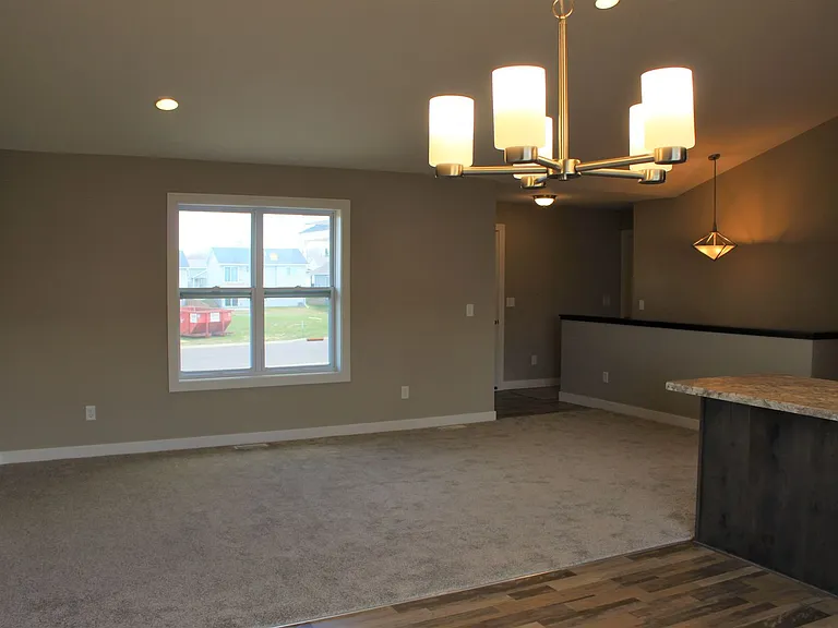 1748 Morning Glory Dr — Photo 6