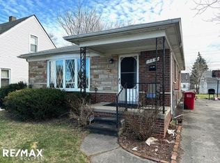 17830 Martin Rd, Roseville, MI 48066