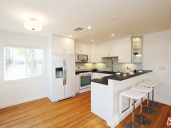 4th image of 109 Brooks Ave #3