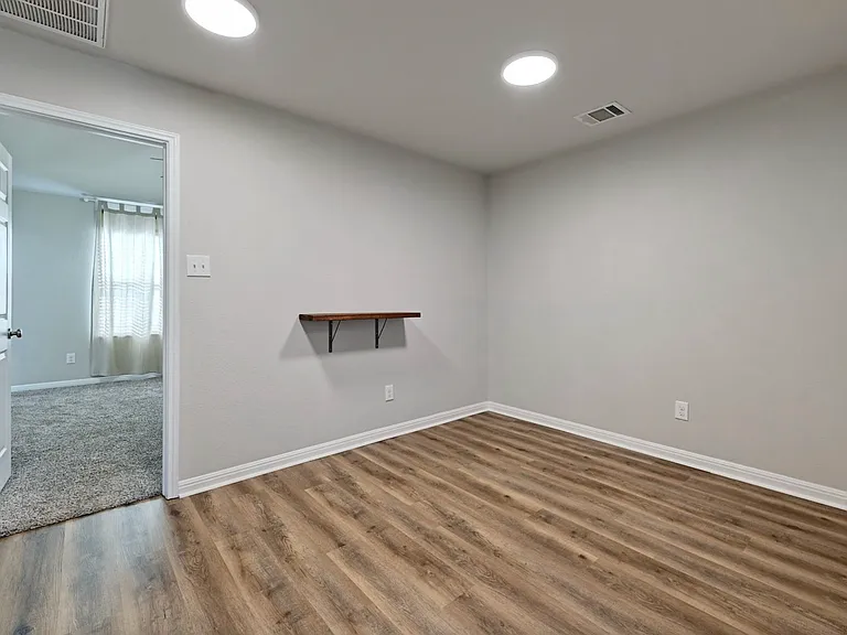 1302 Catalan Rd — Photo 12