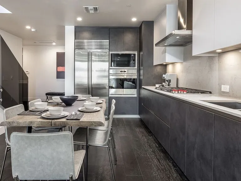 724 N Croft Ave #307 — Photo 7