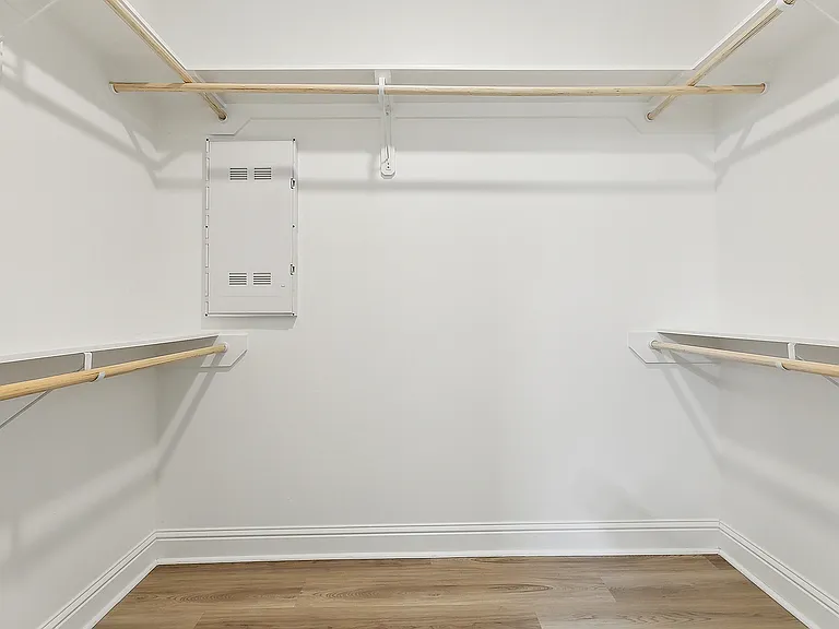 7132 Kenilworth Crossing Ave — Photo 10