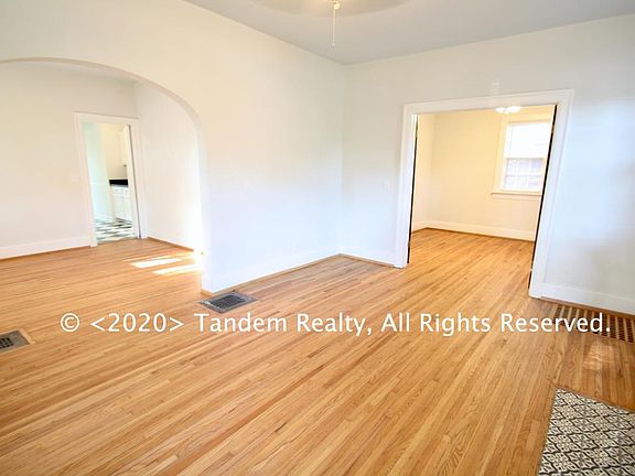 3rd image of 2529 Ashwood Ave #A