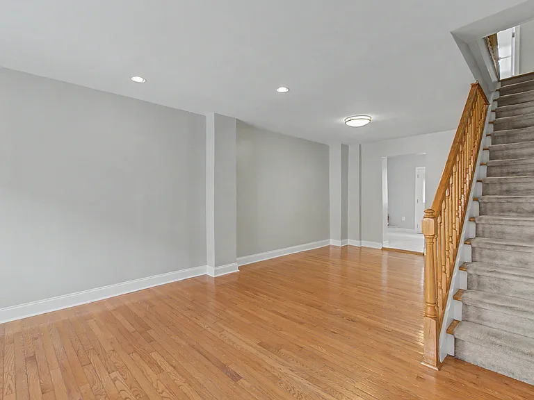 2340 S Hutchinson St — Photo 10
