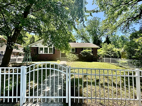 710 Neil St Photo 1