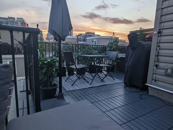 92 Strachan Ave #636, Toronto, ON M6K 3M6