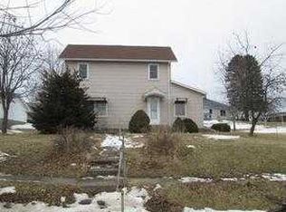 5895 Maple Rd, Holy Cross, IA 52053