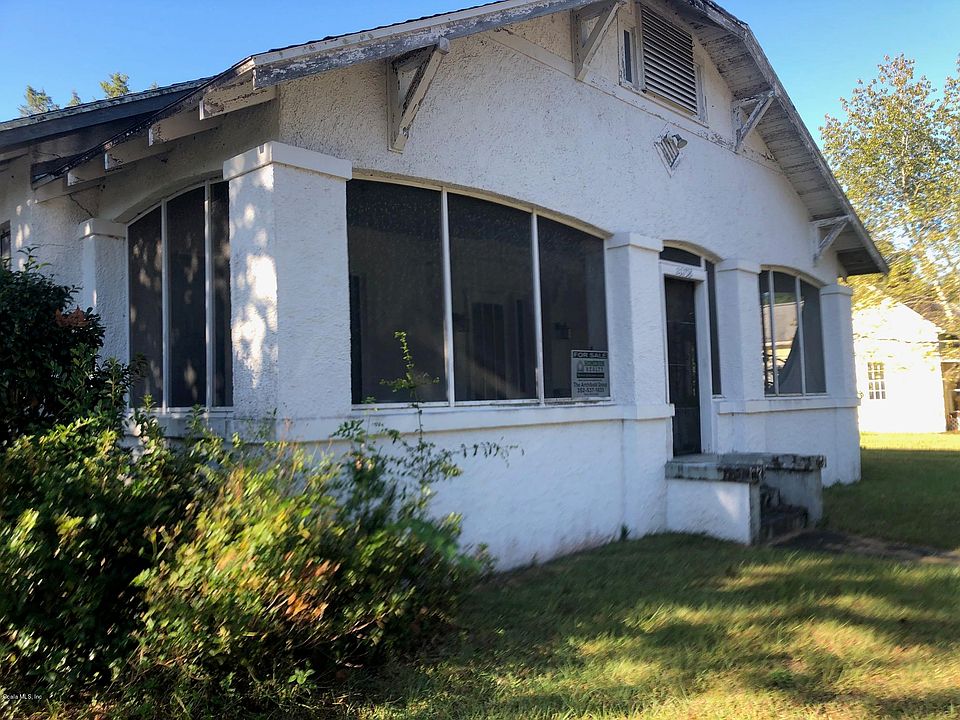 2nd image of 20758 Walnut St