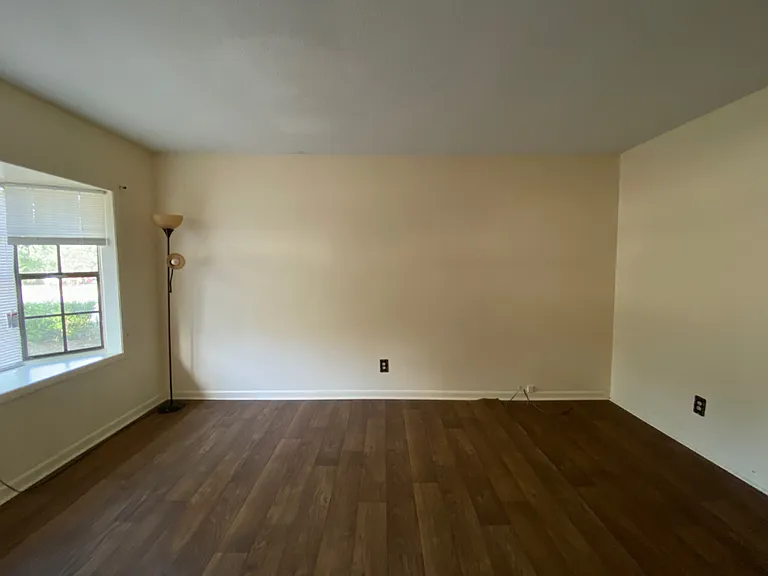 262 Garden Cir — Photo 2