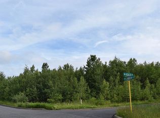 208 Azalea Dr, Mayfield, PA 18433