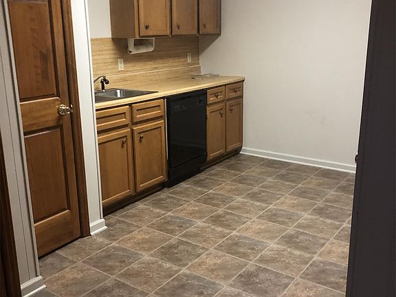2nd image of 121 Morrisfield Ln APT 6
