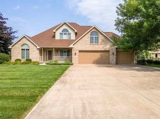 360 Captains Ct, Winneconne, WI 54986