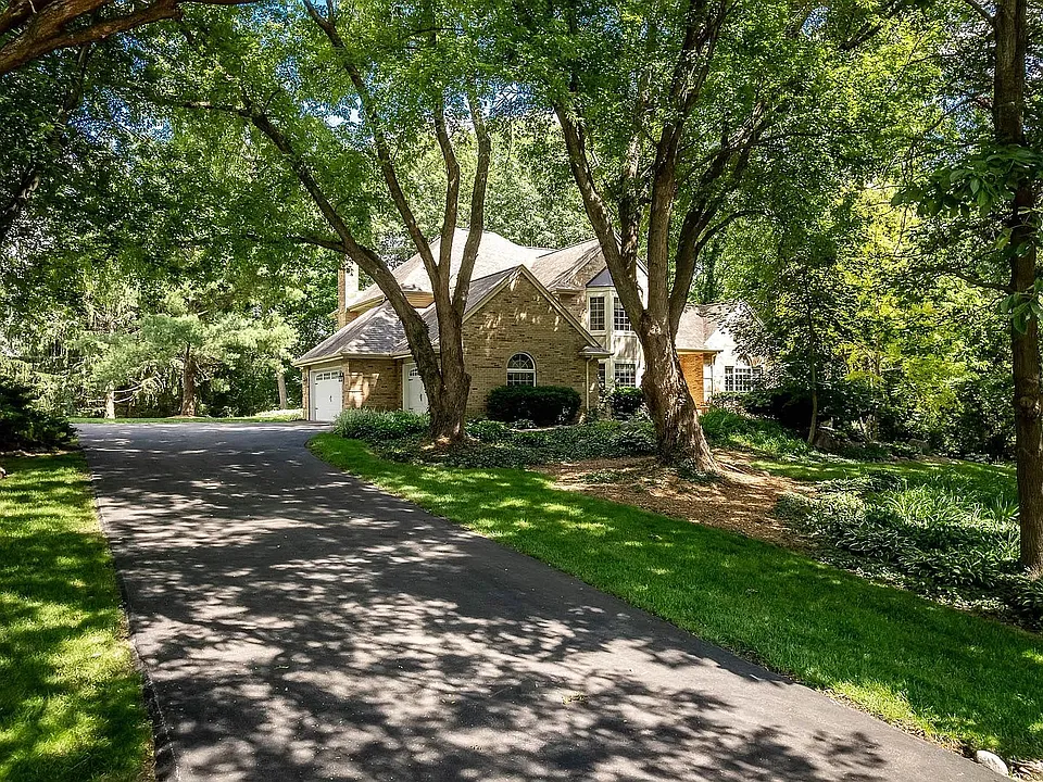 11705 Braemar Cir