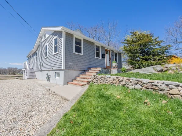 9 Chestnut Pl, Hingham, MA 02043