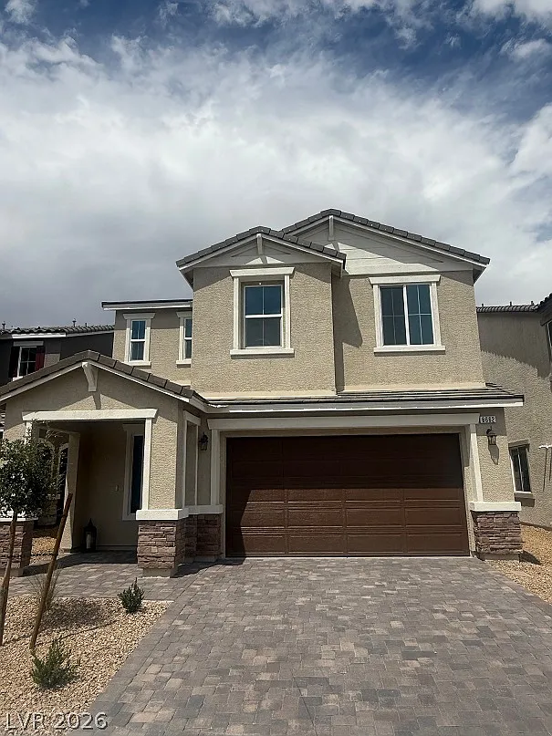 4 bed, 3.0 bath, 2318 sqft, $2,900 — Photo 1