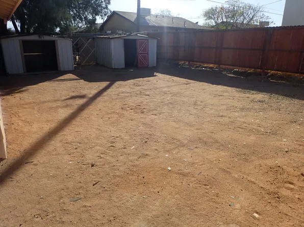 219 W Robertson Rd, Ridgecrest, CA 93555