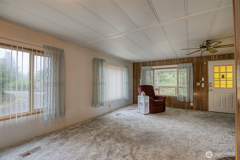 3rd image of 276 Summit Avenue