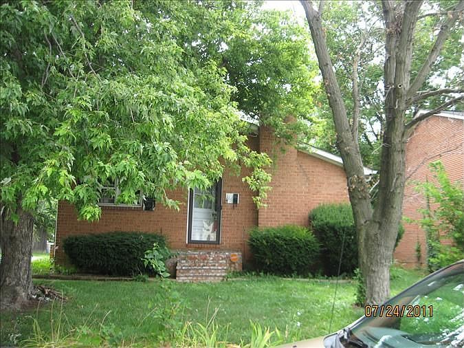 2nd image of 118 N Euclid Ave