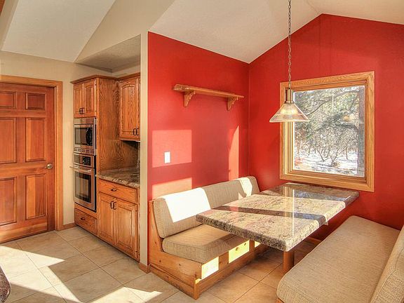 Eat in breakfast nook