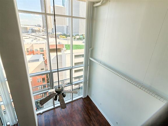 5th image of 2000 Bagby St APT 11420
