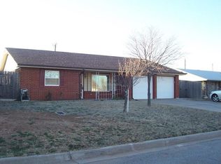 6218 NW Cheyenne Dr, Lawton, OK 73505