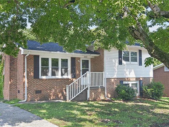 5th image of 2204 Maybank Dr