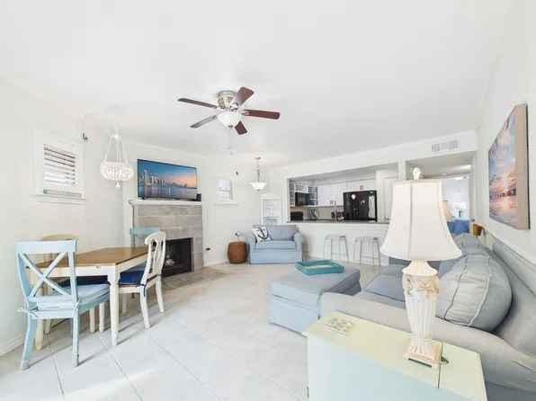 7312 Seawall Blvd APT 124, Galveston, TX 77551