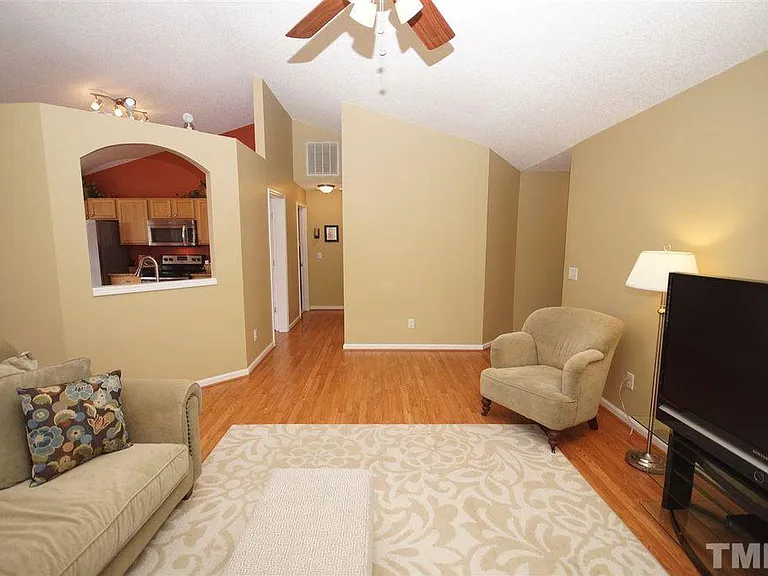 6901 Dawnalia Ct — Photo 1
