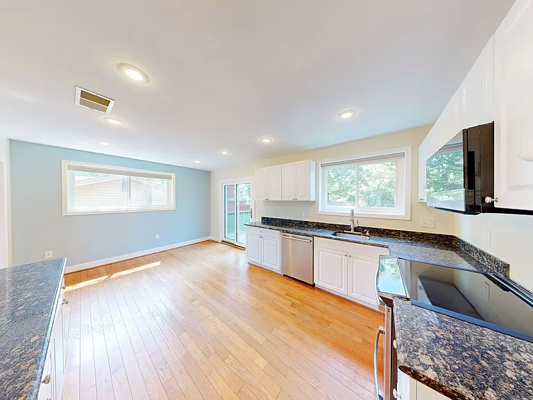 2518 Harmon Rd — Photo 5