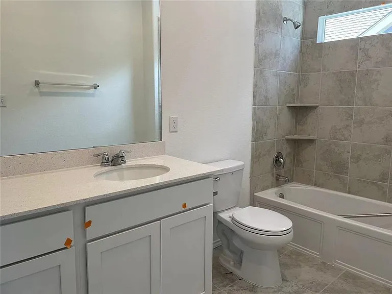 1424 Linwood St — Photo 13