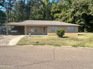 904 Barcove Cv, Winona, MS 38967