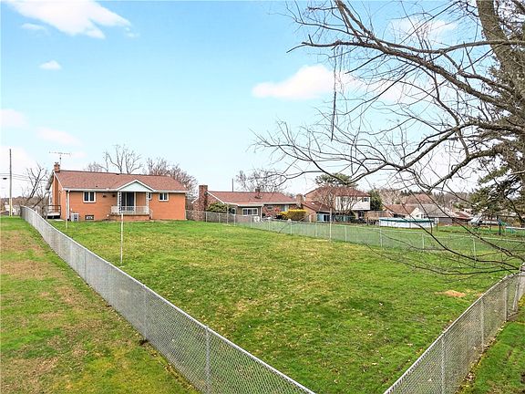 4th image of 396 Broughton Rd