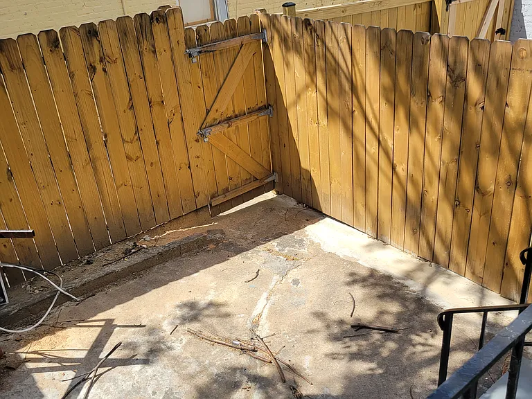 28 N Clinton St — Photo 17