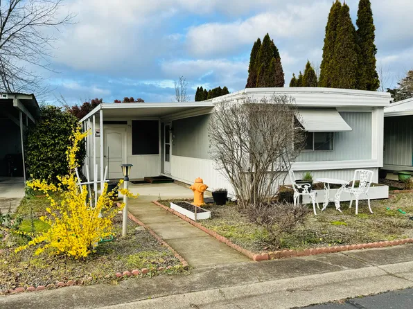 2252 Table Rock Rd Space 227, Medford, OR 97501