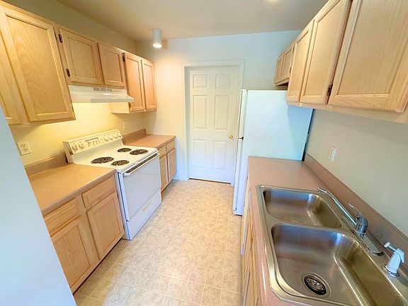2nd image of 1117 Plymouth Dr #299