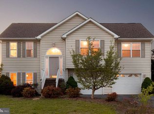 925 Devine Dr, Strasburg, VA 22657