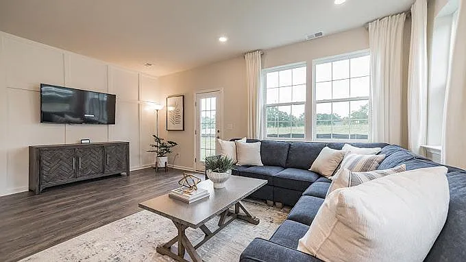 27 Katherine Dr