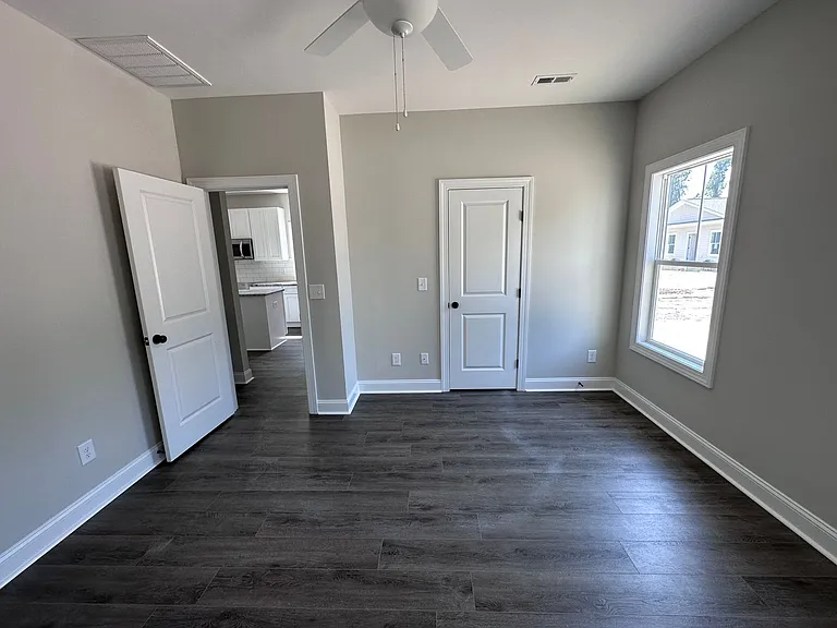 4308 Peachtree Ave — Photo 9