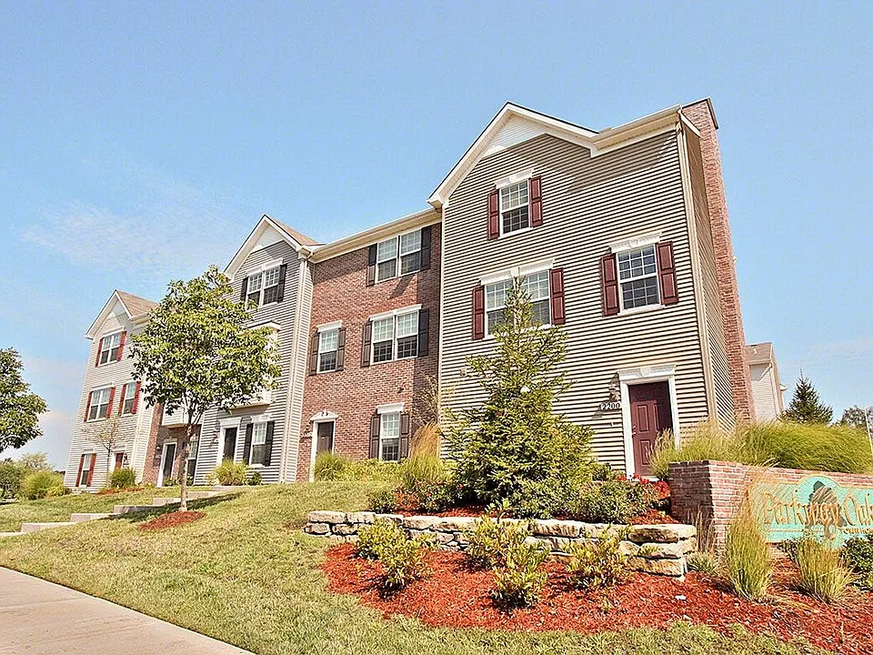 Parkway Oaks Townhomes and Duplexes