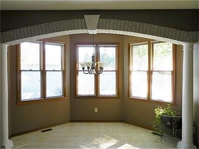 4th image of 2695 Willow Lakes East Blvd