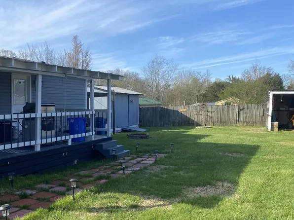 126 2nd St, Corryton, TN 37721