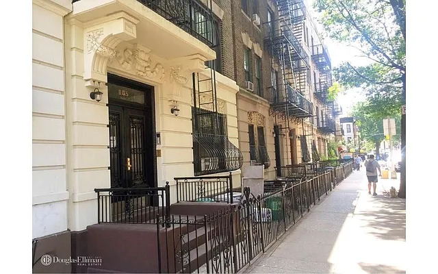 Rented by Douglas Elliman | media 17