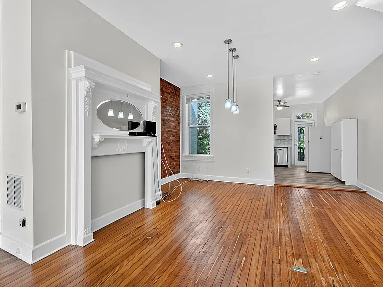 1427 Monroe St NW — Photo 7