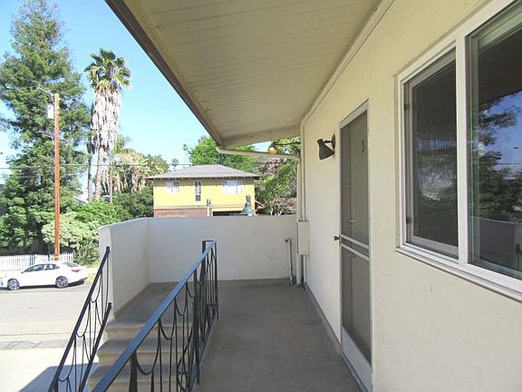 2nd image of 326 W Anapamu St APT D