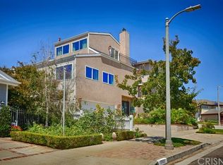 7703 W 82nd St, Playa Del Rey, CA 90293