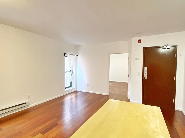 701 Chestnut St #4R — Photo 8