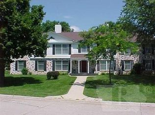 413 Lynn St APT 102, Carroll, IA 51401