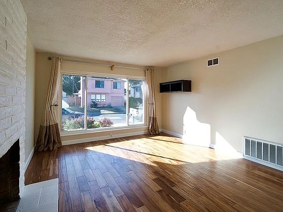 4th image of 621 Forest Lake Dr